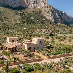 Bed & Breakfast Baglio Giammaccaro, Castelluzzo